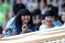 Nhan sắc Việt trên khán đài giải U21 Quốc tế Báo Thanh Niên
