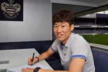 Park Ji-sung cười tươi rói ngày chính thức rời M.U