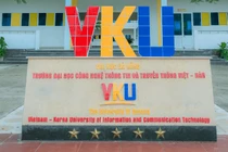 Chưa có giáo sư nào, Đại học CNTT và Truyền thông Việt-Hàn nói do mới thành lập