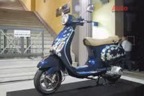 Độc đáo Vespa LX khảm trai: Món trang sức quý phái