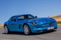 Vẻ ngọc ngà của siêu xe Mercedes SLS AMG giá hơn nửa triệu đô