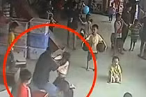 Bàng hoàng cô nuôi dạy trẻ quăng móp đầu bé gái 4 tuổi