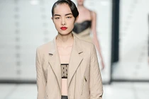 Chất liệu da sẽ "trở lại" vào mùa xuân