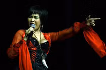 Thanh Lam - nữ diva 'nghiện' khoe vòng 1