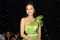 10 bộ cánh giúp Minh Hằng có đẳng cấp