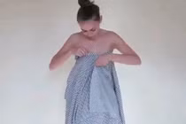 Muôn kiểu sexy với chiếc áo sơ mi nam