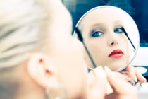 Mẹo chọn đúng gương trang điểm