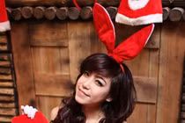 Xúng xính váy đỏ, hotgirl ngọt ngào đón Noel