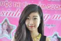 Nữ sinh trong mơ 2013 say sưa hát, múa trước giờ trao giải