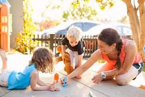 Muốn con học giỏi, hãy năng cho bé ra sân chơi