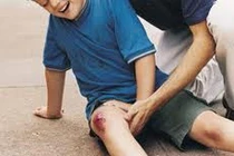 Con bị chấn thương nhỏ, mẹ hãy xử lý nhanh