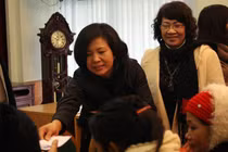 GV trường CĐSP trao quà tết cho bệnh nhân chạy thận nhân tạo