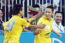 Chân dung chân sút 'phủi' gieo sầu cho SLNA