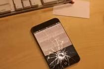 Tin đồn: iPhone 5 tự "chết" khi nhập sai mật khẩu