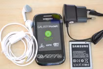 Mở hộp Galaxy Pocket chạy Android giá rẻ của Samsung