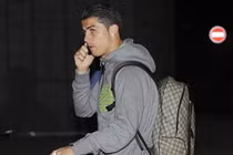 Ronaldo bị bỏ rơi ở Ukraina vì háu ăn