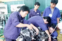 Công tác hướng nghiệp học sinh phổ thông 2012: Vẫn hên xui chọn nghề 