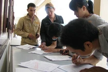 Tư vấn TS 2012: Không có nguyện vọng thi cụm, ghi hồ sơ thế nào