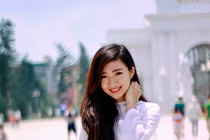 Nữ sinh trong mơ 2013 áo dài thướt tha giữa phố