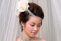 Những hot girl "bỗng dưng" lấy chồng