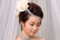 Những hot girl "bỗng dưng" lấy chồng