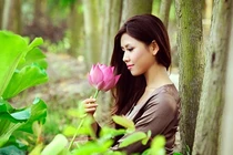 Còn 2 ngày để sở hữu chiếc áo dài của Hoa hậu biển Nguyễn Thị Loan