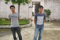 Khởi tố 5 đối tượng đi ô tô nổ súng trong nhà dân đòi nợ