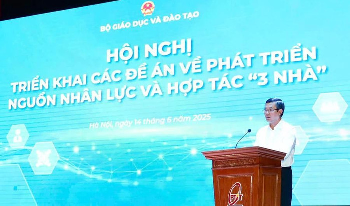 Thứ trưởng Bộ Giáo dục và Đào tạo Nguyễn Văn Phúc phát biểu khai mạc hội nghị. Ảnh: Trần Hiệp Thứ trưởng Bộ Giáo dục và Đào tạo Nguyễn Văn Phúc phát biểu khai mạc hội nghị. Ảnh: Trần Hiệp