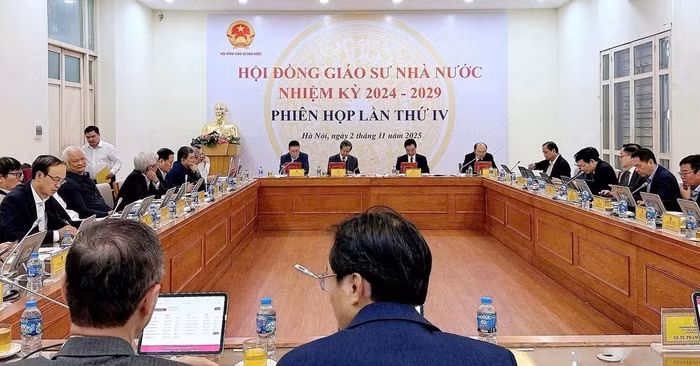 Hình ảnh phiên họp lần thứ IV của Hội đồng Giáo sư nhà nước nhiệm kỳ 2024-2029. Ảnh: Hội đồng Giáo sư nhà nước