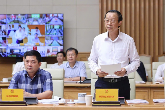 Thứ trưởng Thường trực Bộ Giáo dục và Đào tạo Phạm Ngọc Thưởng báo cáo tại hội nghị Thứ trưởng Thường trực Bộ Giáo dục và Đào tạo Phạm Ngọc Thưởng báo cáo tại hội nghị