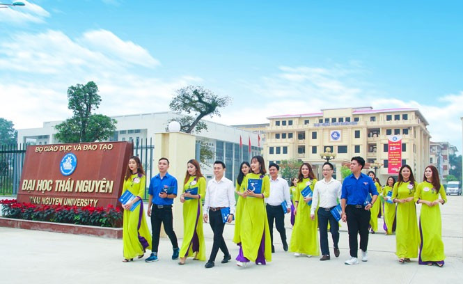 Hiện nay, ở nước ta, đại học quốc gia, đại học vùng đang được tổ chức theo mô hình đại học 2 cấp (trường đại học trong đại học. Ảnh minh họa: Đại học Thái Nguyên Hiện nay, ở nước ta, đại học quốc gia, đại học vùng đang được tổ chức theo mô hình đại học 2 cấp (trường đại học trong đại học. Ảnh minh họa: Đại học Thái Nguyên