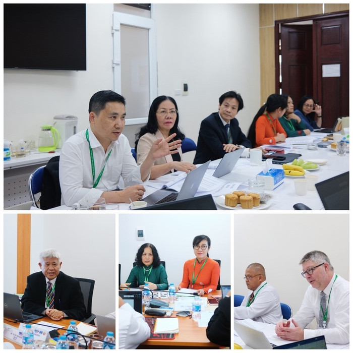 Đoàn chuyên gia của Dự án Hỗ trợ cho giáo dục đại học trong ASEAN của Liên minh châu Âu (SHARE) đến đánh giá và tư vấn cho Trung tâm Kiểm định chất lượng giáo dục - Đại học Quốc gia Hà Nội (tháng 11/2022). Ảnh: CEA-VNU