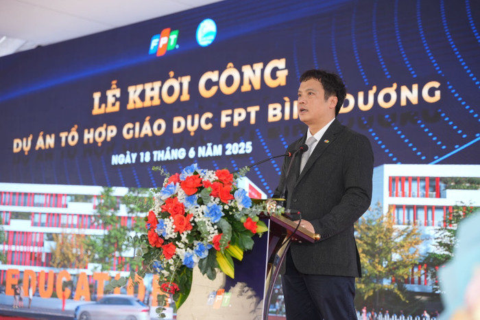 Ông Nguyễn Văn Khoa, Tổng Giám đốc Tập đoàn FPT phát biểu tại lễ khởi công công trình Tổ hợp Giáo dục FPT Bình Dương. Ông Nguyễn Văn Khoa, Tổng Giám đốc Tập đoàn FPT phát biểu tại lễ khởi công công trình Tổ hợp Giáo dục FPT Bình Dương.