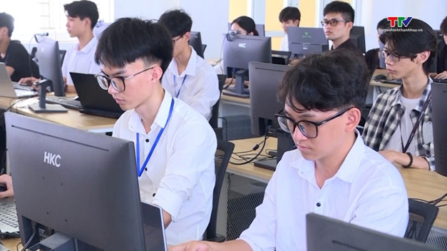 Hệ thống phòng thực hành phục vụ cho công tác học tập của sinh viên. Ảnh: Báo và Phát thanh, Truyền hình Thanh Hóa (TTV).