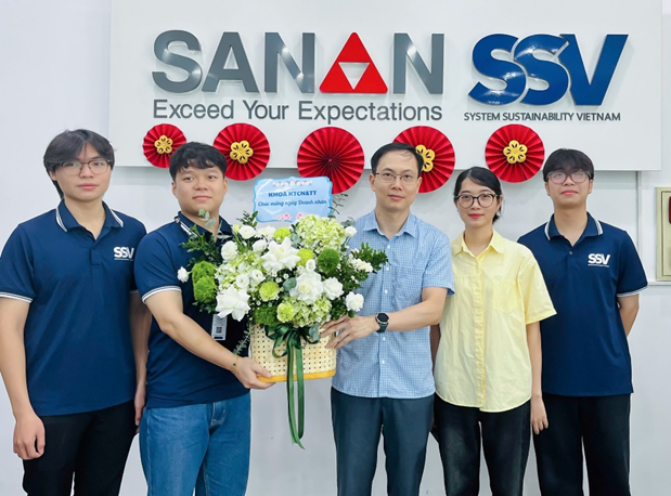 Sinh viên Công nghệ thông tin có công việc ổn định sau khi tốt nghiệp. Ảnh: HDU