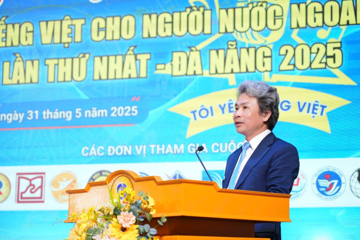 Phó Giáo sư, Tiến sĩ Võ Văn Minh, Hiệu trưởng Trường Đại học Sư phạm - Đại học Đà Nẵng phát biểu khai mạc Phó Giáo sư, Tiến sĩ Võ Văn Minh, Hiệu trưởng Trường Đại học Sư phạm - Đại học Đà Nẵng phát biểu khai mạc