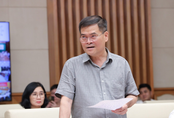 Thứ trưởng Bộ Tài Chính Bùi Văn Khắng chia sẻ tại hội nghị. Ảnh: Trần Hiệp Thứ trưởng Bộ Tài Chính Bùi Văn Khắng chia sẻ tại hội nghị. Ảnh: Trần Hiệp
