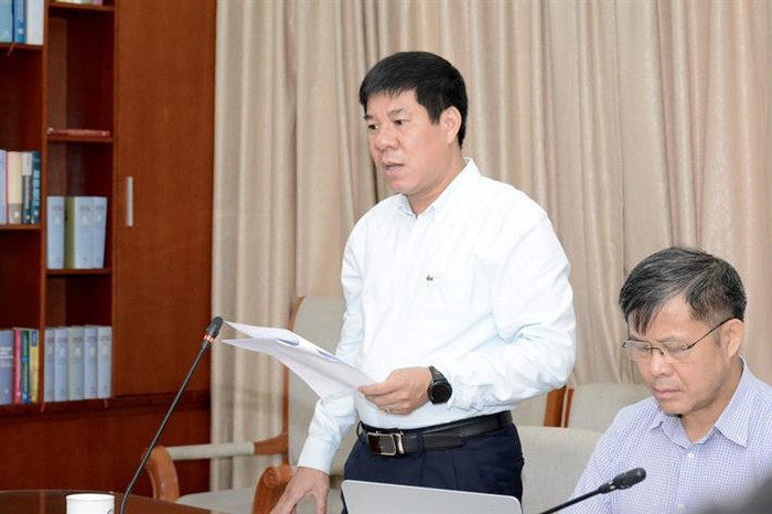 Cục trưởng Cục Quản lý chất lượng Huỳnh Văn Chương báo cáo tại buổi làm việc Cục trưởng Cục Quản lý chất lượng Huỳnh Văn Chương báo cáo tại buổi làm việc