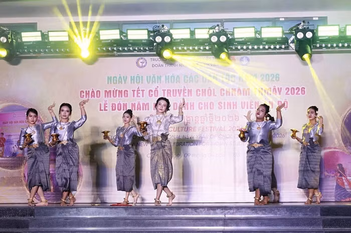 Hoạt động giao lưu văn hóa, văn nghệ chào mừng Tết Chôl Chnăm Thmây tại Trường Đại học Y Dược Cần Thơ. Ảnh: Trường Đại học Y Dược Cần Thơ