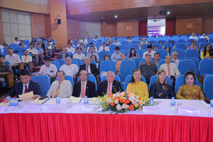 Các đại biểu tham dự hội thảo. z7122559255248-1cf1291f43d4a99f408a3049d5664b02.jpg