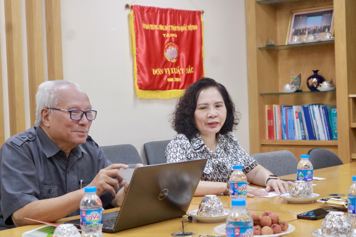 Tiến sĩ Lê Viết Khuyến và Phó Giáo sư, Tiến sĩ Nguyễn Phương Nga tiếp và làm việc với Đoàn công tác đến từ Học viện Công nghệ Ấn Độ. Ảnh: DN mg-8987.jpg