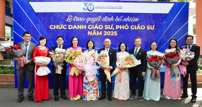 Lễ trao quyết định bổ nhiệm chức danh giáo sư, phó giáo sư năm 2025 tại Trường Đại học Khoa học tự nhiên, Đại học Quốc gia Thành phố Hồ Chí Minh. Ảnh: VNUHCM-US