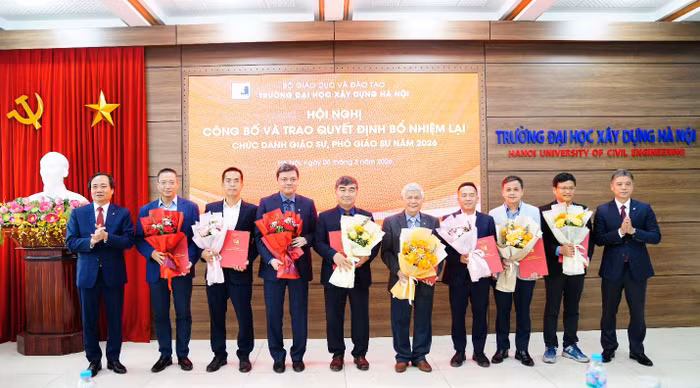 Lễ Công bố và trao Quyết định bổ nhiệm lại chức danh giáo sư, phó giáo sư năm 2026 của Trường Đại học Xây dựng Hà Nội. Ảnh: website nhà trường