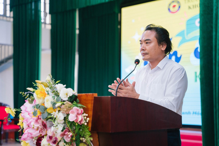 Phó Giáo sư, Tiến sĩ Mai Văn Tùng - Trưởng khoa Khoa học Xã hội, Trường Đại học Hồng Đức. Ảnh: HDU Phó Giáo sư, Tiến sĩ Mai Văn Tùng - Trưởng khoa Khoa học Xã hội, Trường Đại học Hồng Đức. Ảnh: HDU