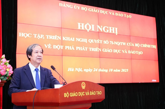 Bộ trưởng Bộ Giáo dục và Đào tạo Nguyễn Kim Sơn phát biểu tại hội nghị. Ảnh: Trần Hiệp Bộ trưởng Bộ Giáo dục và Đào tạo Nguyễn Kim Sơn phát biểu tại hội nghị. Ảnh: Trần Hiệp