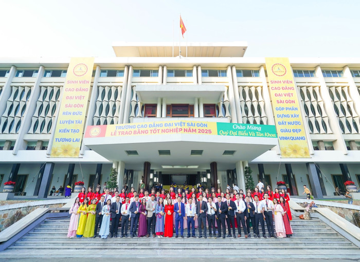 Lễ trao bằng tốt nghiệp năm 2025 được Trường Cao đẳng Đại Việt Sài Gòn tổ chức tại Dinh Độc Lập.