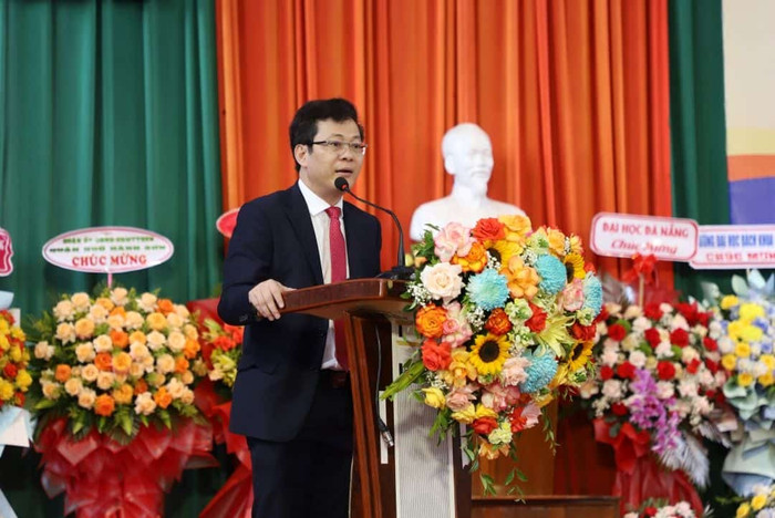 Phó Giáo sư, Tiến sĩ Lê Văn Huy - Hiệu trưởng Trường Đại học Kinh tế - Đại học Đà Nẵng. Ảnh: website nhà trường Phó Giáo sư, Tiến sĩ Lê Văn Huy - Hiệu trưởng Trường Đại học Kinh tế - Đại học Đà Nẵng. Ảnh: website nhà trường