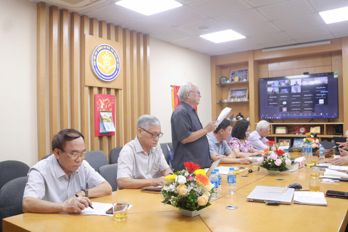 Các đại biểu tham dự trực tiếp tại trụ sở của Hiệp hội Các trường đại học, cao đẳng Việt Nam. Ảnh: Doãn Nhàn mg-9753.jpg