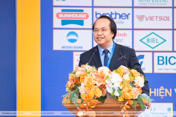 Phó Giáo sư, tiến sĩ Nguyễn Phú Khánh - Phó Tổng Giám đốc Đại học Phenikaa