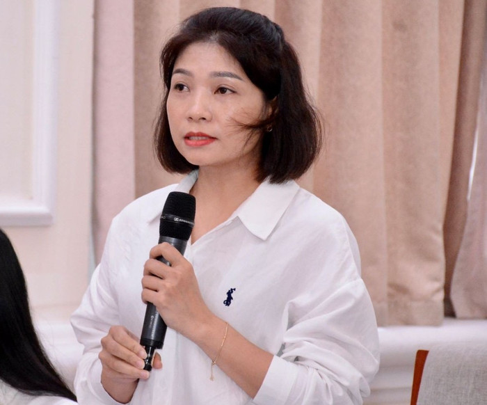 Bà Phan Thị Việt Hà - chuyên viên Phòng Văn hóa - Xã hội phường Âu Cơ, tỉnh Phú Thọ chia sẻ tại tọa đàm. Ảnh: Nguyễn Mạnh image.jpg